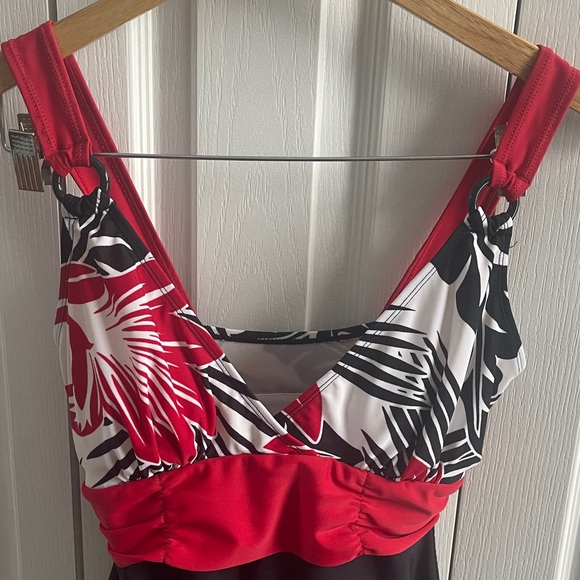 Krista One-Piece Swimsuit 10 - Picture 2 of 5